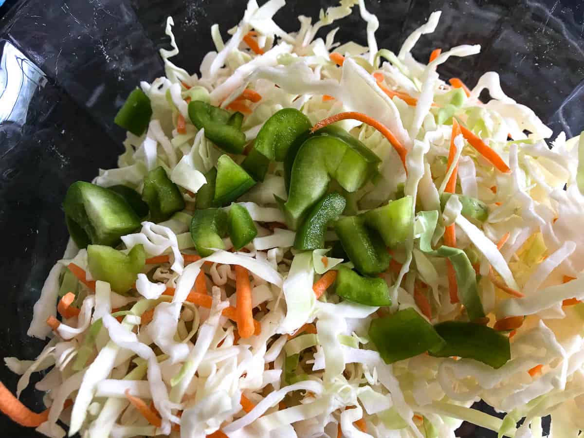 Chopped green bell pepper in slaw mix