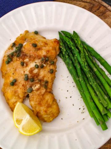 Lemon chicken piccata with asparagus