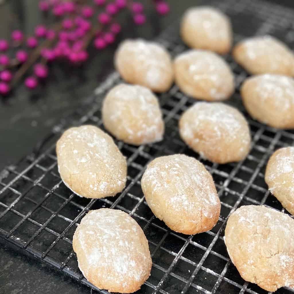 Cookies on cooling rack.